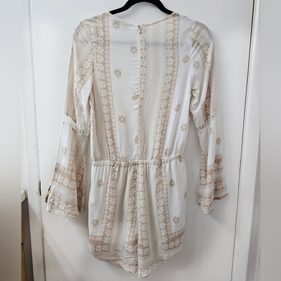 Showpo white & beige bell sleeve playsuit - Picture 5 of 6